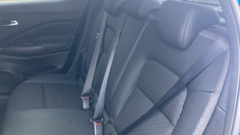 Nissan Juke 1.0 DiG-T N-Connecta 5dr Petrol Hatchback